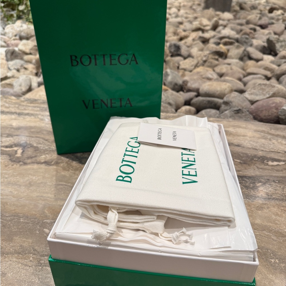 NIB Bottega Veneta Monsieur Padded Leather Loafers Size EU 37 $1650 - Picture 8 of 8
